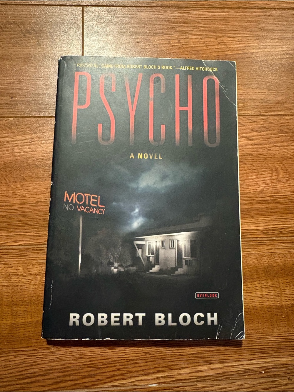 Psycho by Robert Bloch — Black & Red Paperback Novel